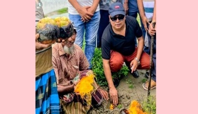 পাইকগাছার তালতলা-গোয়ালবাথানে তালগাছ রোপন উদ্বোধন
