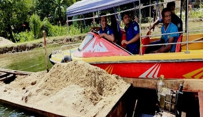 তাহিরপুরে শান্তিপুর নদীতে অবৈধ বালু উত্তোলনে পাঁচজন জনের কারাদণ্ড
