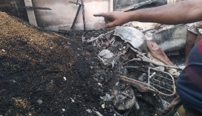 ভূরুঙ্গামারীতে ভয়াবহ অগ্নিকাণ্ডে বসতবাড়ি ভস্মীভূত: ক্ষতি প্রায় ১২ লাখ টাকা