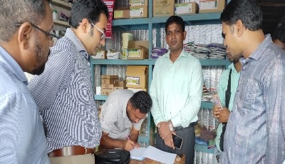 ভূরুঙ্গামারীতে ইউরিয়া সার সরানোর অভিযোগে ডিলারের ৫০ হাজার টাকা জরিমানা
