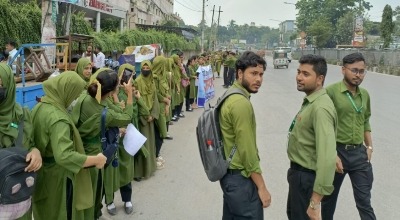 স্থায়ী ক্যাম্পাস ফেরতের দাবিতে বিআইএইচএস নার্সিং কলেজের শিক্ষার্থীদের মানববন্ধন