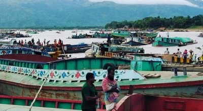 যাদুকাটা বালু মহাল ইজারাদারকে দখল দিতে দুষ্কৃতিকারীদের বাঁধা