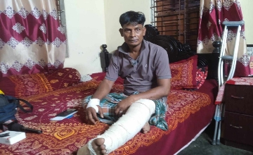 নওগাঁয় রাতের আধারে ছিনতাই