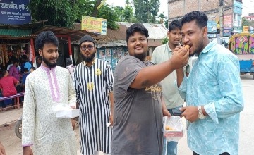 ইউএনও খোদাদাদ হোসেনের বদলীতে নাগেশ্বরীতে মিষ্টি বিতরণ