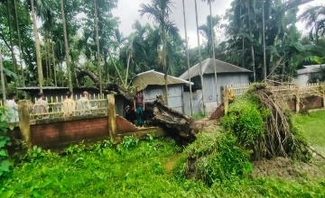 রাখে আল্লাহ মারে কে? অল্পতেই রক্ষা পেল হতদরিদ্র পরিবার