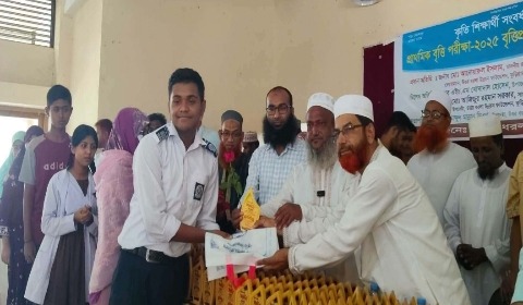 নাগেশ্বরীতে ২শত ৪৩জন শিক্ষার্থীকে সংবর্ধনা দিলো এম.পি