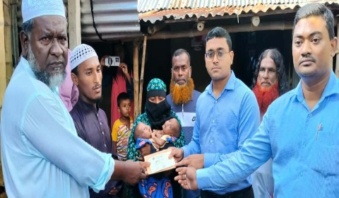 দৌলতপুরে জোড়া লাগানো যমজ শিশুর পাশে উপজেলা প্রশাসন: অর্থাভাবে থমকে আছে চিকিৎসা