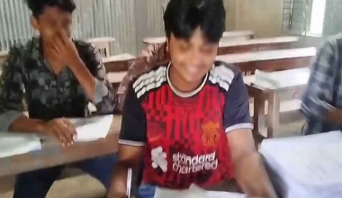 এইচএসসি উত্তরপত্রে শিক্ষার্থীদের দিয়ে কাজ করানোর ভিডিও ভাইরাল